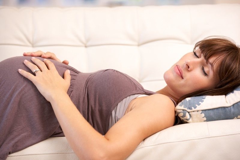Почему нельзя волноваться во время беременности